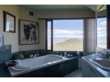 González Suárez, Penthouse en Venta, 664.61m2, 4 Habitaciones