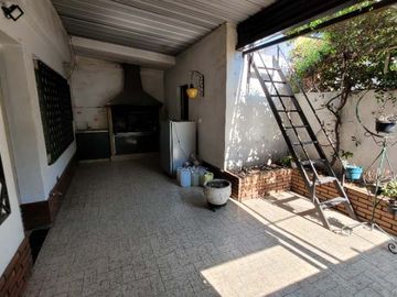 Casa PH en venta en Haedo Sur