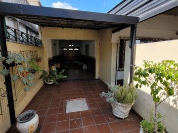 Casa PH en venta en Haedo Sur