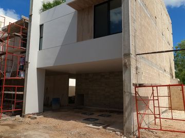 Townhouses de lujo de 3 Recamaras en Temozón Norte. 