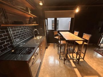 Departamento en alquiler a estrenar equipado y amueblado, estilo loft industrial