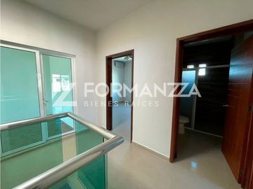 Casa en Venta en Fraccionamiento Margaritas en Colima
