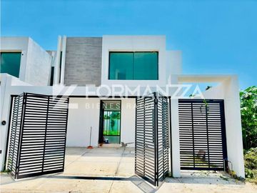Casa Nueva en Venta en Fracc. Diamante en Manzanillo