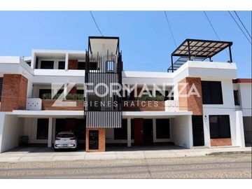 Penthouse Nuevo en Venta en Lomas de Circunvalación en Colima, Colima