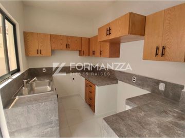 Casa Nueva en Venta, Fraccionamiento Zaragoza, Colima