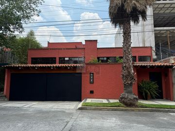 Casa en renta o venta en Lomas de Tecamachalco