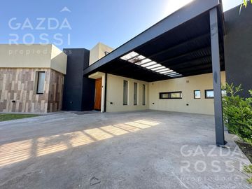 Excelente propiedad 5 amb a la venta en Barrio Privado Don Joaquin, Canning
