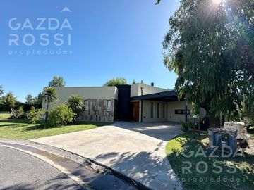 Excelente propiedad 5 amb a la venta en Barrio Privado Don Joaquin, Canning
