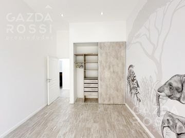 Excelente propiedad 5 amb a la venta en Barrio Privado Don Joaquin, Canning
