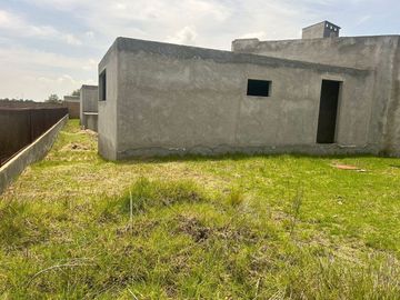 SE VENDE CASA  EN OBRA GRIS CACALOMACAN