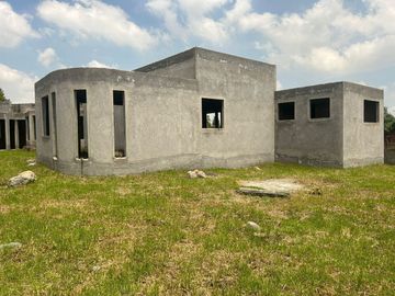 SE VENDE CASA  EN OBRA GRIS CACALOMACAN