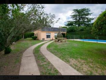 Casaquinta de 3 dorm, parque y piscina en City Bell