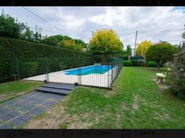 Casaquinta de 3 dorm, parque y piscina en City Bell