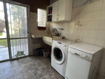 Casa de 4 amb. a la venta en Ezeiza a pocos mts de la Autopista