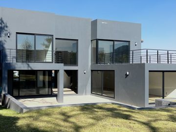 Residencia nueva en venta Rancho San Juan, Oportunidad!!!
