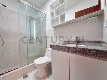 Exclusivo Dúplex Remodelado con Terraza y Ubicación Estratégica