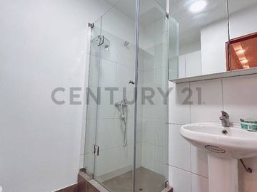 Exclusivo Dúplex Remodelado con Terraza y Ubicación Estratégica