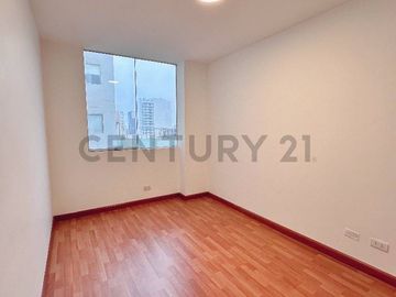 Exclusivo Dúplex Remodelado con Terraza y Ubicación Estratégica