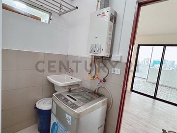 Exclusivo Dúplex Remodelado con Terraza y Ubicación Estratégica