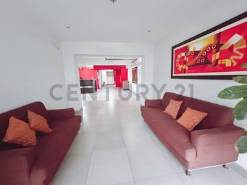 Exclusivo Dúplex Remodelado con Terraza y Ubicación Estratégica