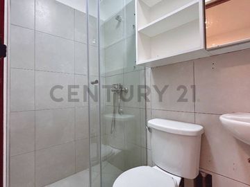 Exclusivo Dúplex Remodelado con Terraza y Ubicación Estratégica