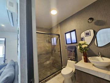 CASA VENTA EN DOMINIO CUMBRES