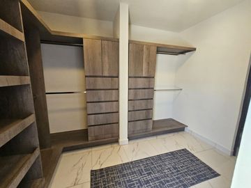 CASA VENTA EN DOMINIO CUMBRES