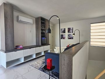 CASA VENTA EN DOMINIO CUMBRES