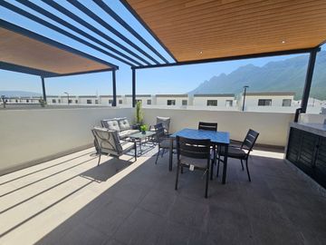 CASA VENTA EN DOMINIO CUMBRES