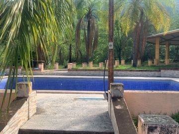QUINTA  VENTA EN EL BARRIAL
