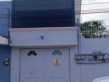 CASA EN BARRIO LA PIMIENTA