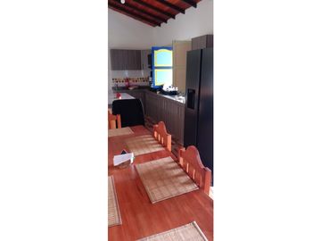 Se vende espectacular finca - chalet a 15 minutos del parque del café