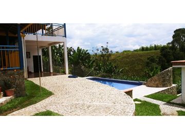 Se vende espectacular finca - chalet a 15 minutos del parque del café