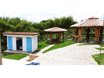 Se vende espectacular finca - chalet a 15 minutos del parque del café