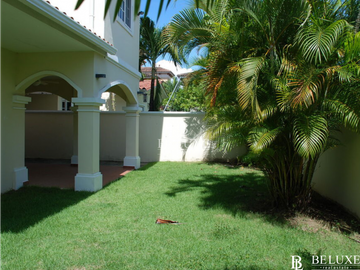 PH VILLA VALENCIA CASA REMODELADA EN VENTA, COSTA SUR (6)