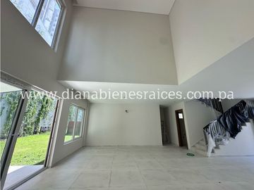 Venta de casa en Santa María