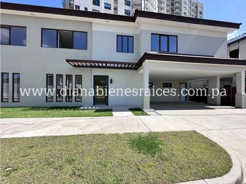 Venta de casa en Santa María