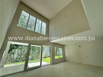 Venta de casa en Santa María