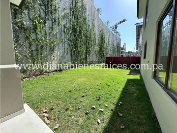 Venta de casa en Santa María