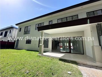 Venta de casa en Santa María
