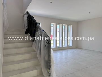 Venta de casa en Santa María