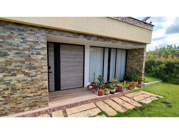 VENDO CASA CAMPESTRE EN LA VIA MORELIA, SECTOR LA SELVA, COLOMBIA