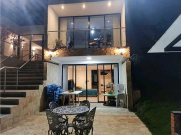 VENDO CASA CAMPESTRE EN LA VIA MORELIA, SECTOR LA SELVA, COLOMBIA