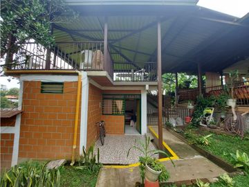 Se vende hermosa finca en Pueblo Tapao
