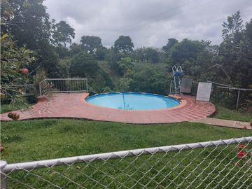 Se vende hermosa finca en Pueblo Tapao