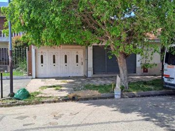 Casa en venta en Lanus Oeste