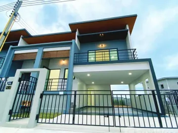 4 Bedroom House for sale at Meephom Home
