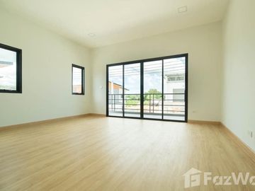 4 Bedroom House for sale at Meephom Home