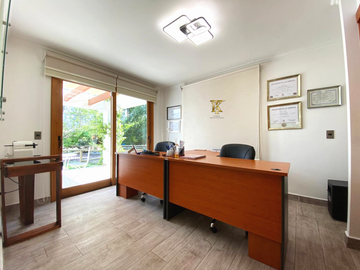 Condominio Santa Esther, son dos casas en el Terreno.