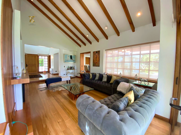 Condominio Santa Esther, son dos casas en el Terreno.